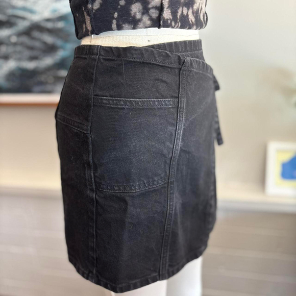black denim asymetrical mini skirt - Picture 4 of 8